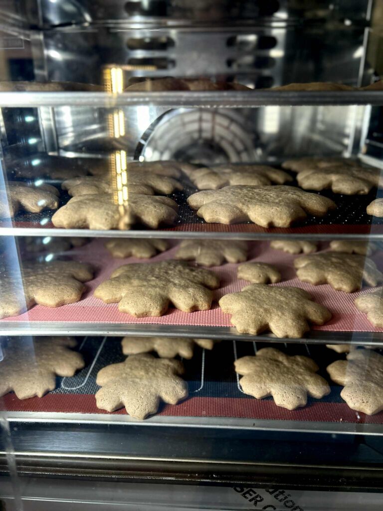 Pierniki znajdujące się w piekarniku